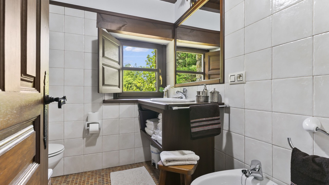 Photo of Bathroom in Puente Nuevo