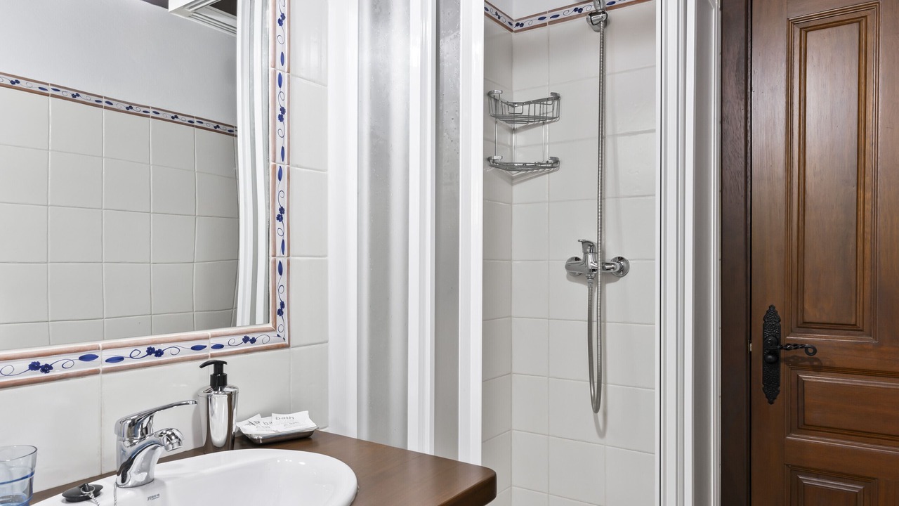 Photo of Bathroom in Puente Nuevo