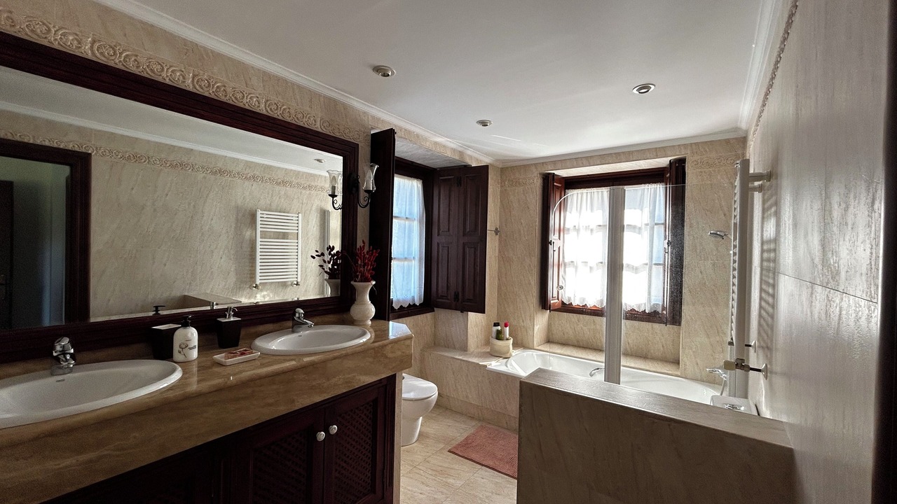 Photo of Bathroom in Voto