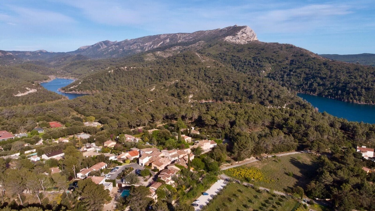 Photo of Outdoor in Saint-Marc-Jaumegarde