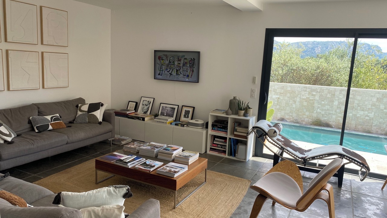Photo of Livingroom in Saint-Marc-Jaumegarde