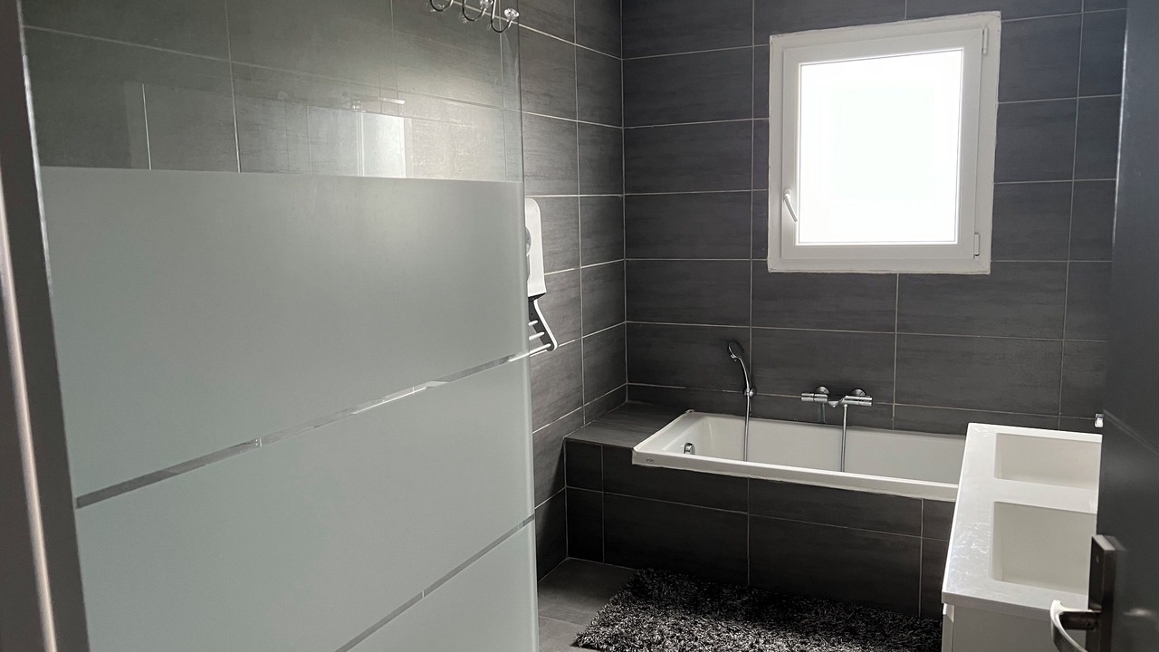 Photo of Bathroom in Brouilla