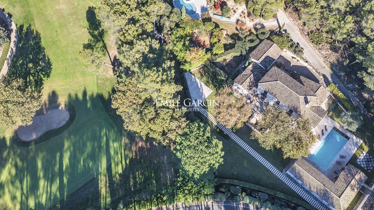 Photo of Outdoor in Pont Royal