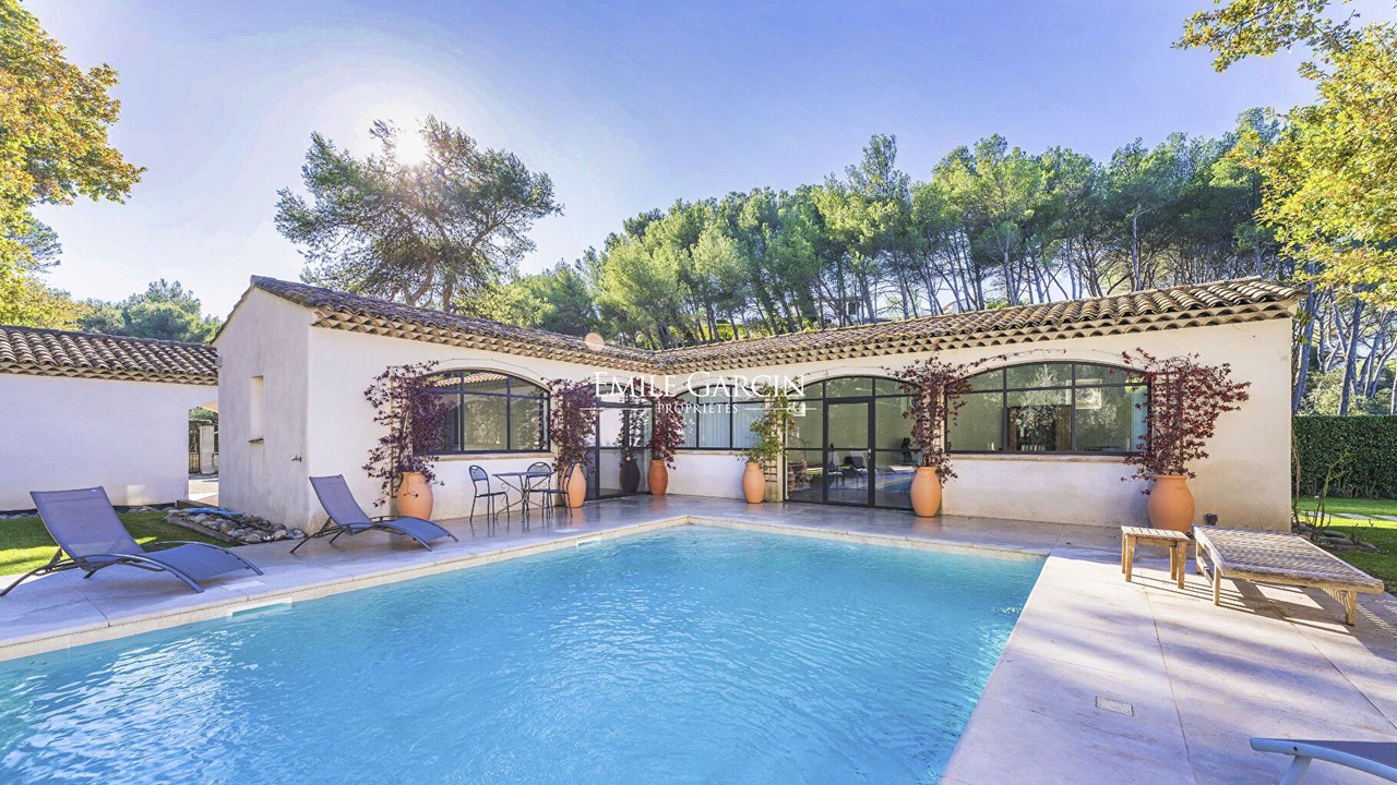 Photo of Outdoor in Pont Royal