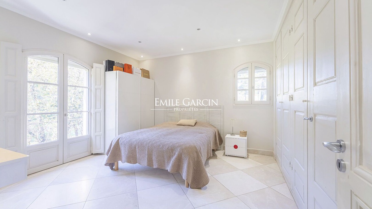 Photo of Bedroom in Pont Royal