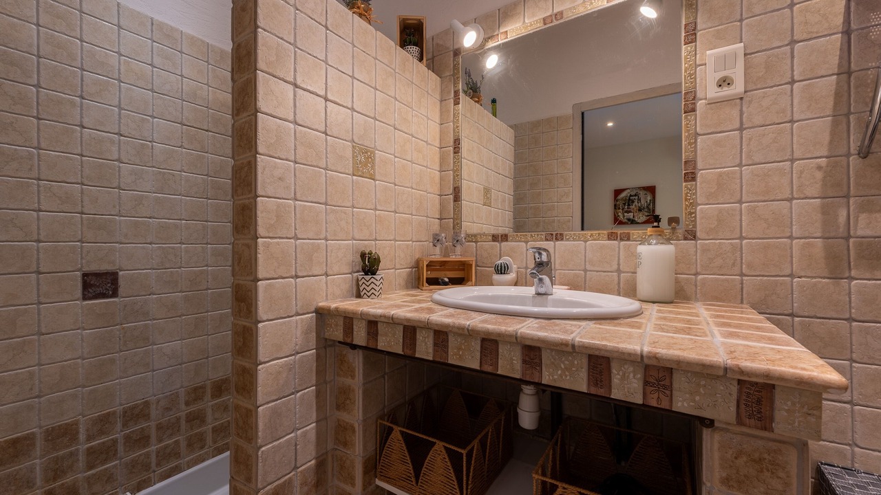 Photo of Bathroom in Comps