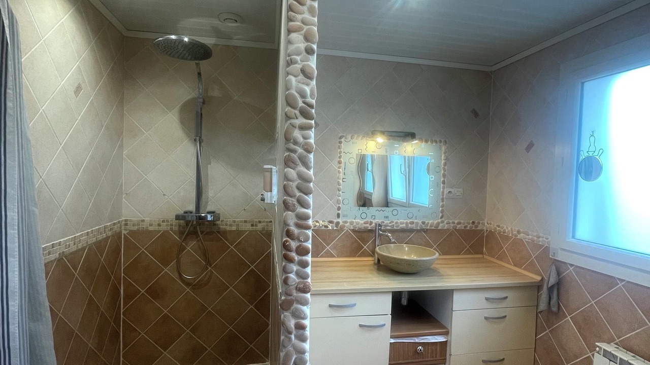 Photo of Bathroom in Manduel