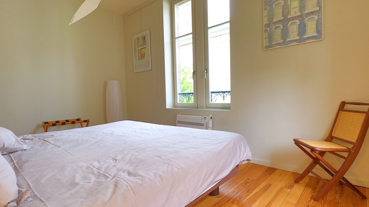 Photo of Bedroom in Seurre