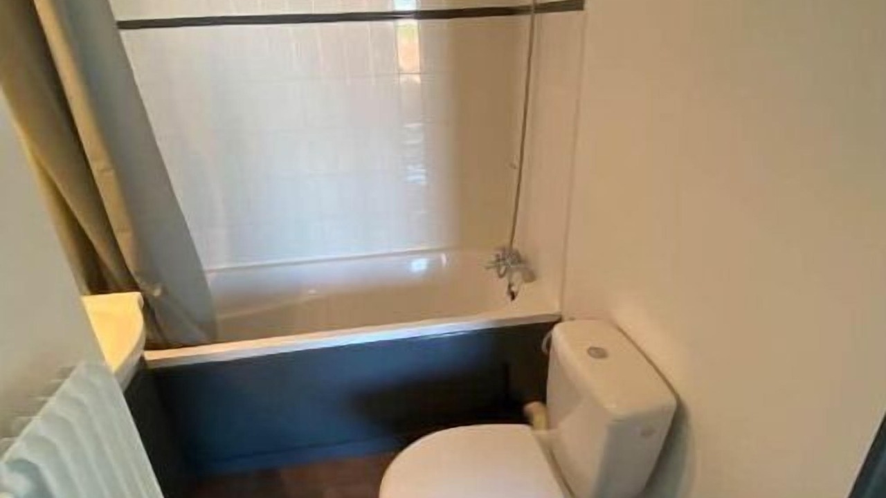 Photo of Bathroom in Aiguerelles