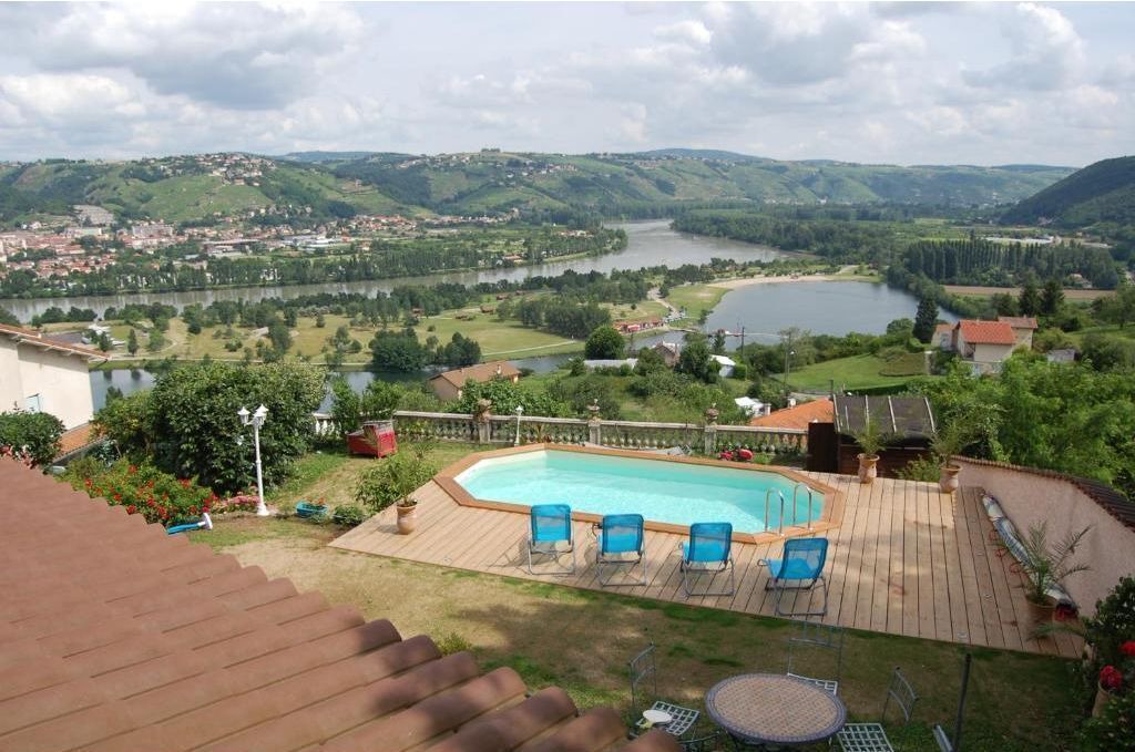 Photo of Outdoor in Saint-Clair-du-Rhone