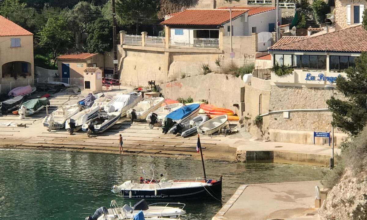 Photo of Others in Niolon