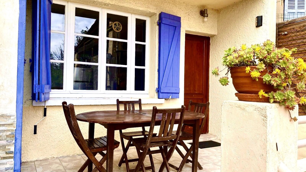 Photo of Outdoor in Niolon