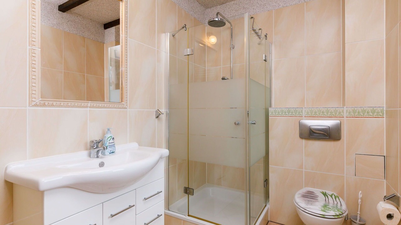 Photo of Bathroom in Neeberg