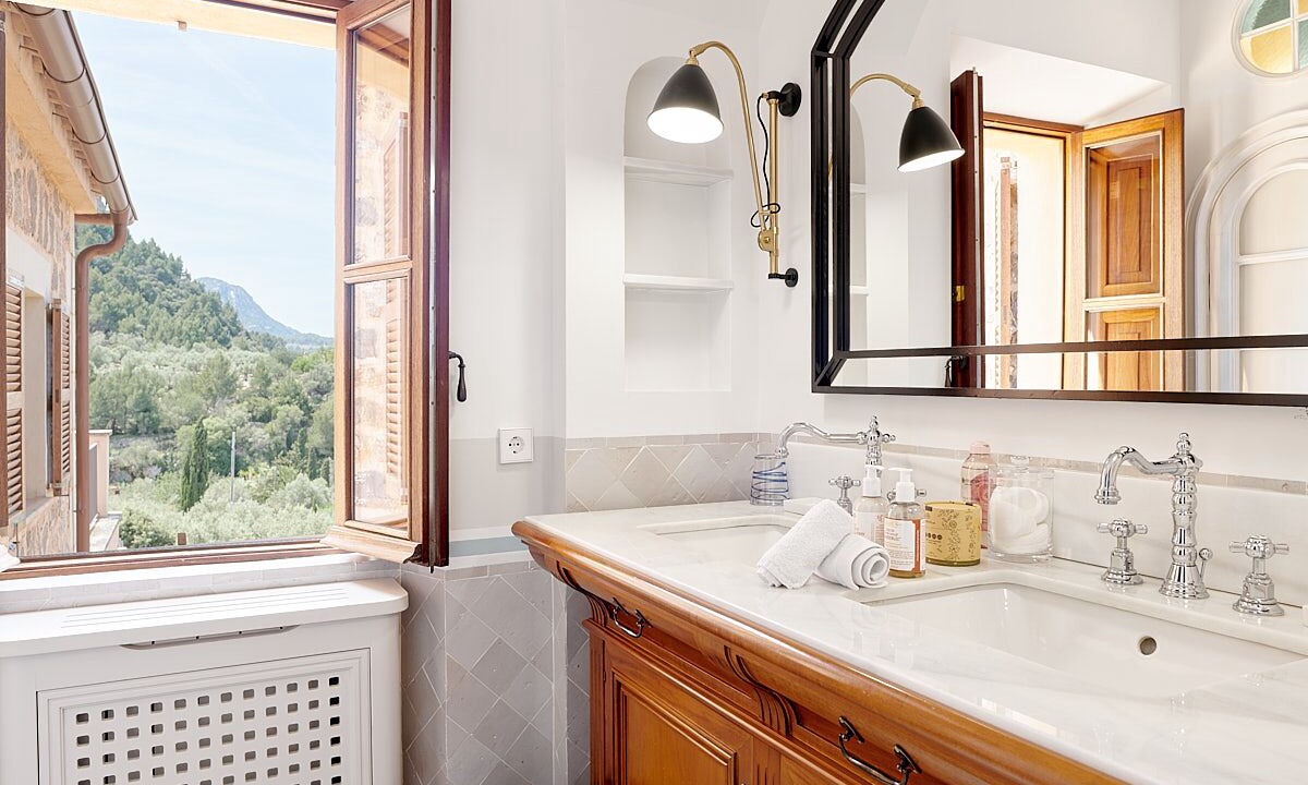 Photo of Bathroom in Deia
