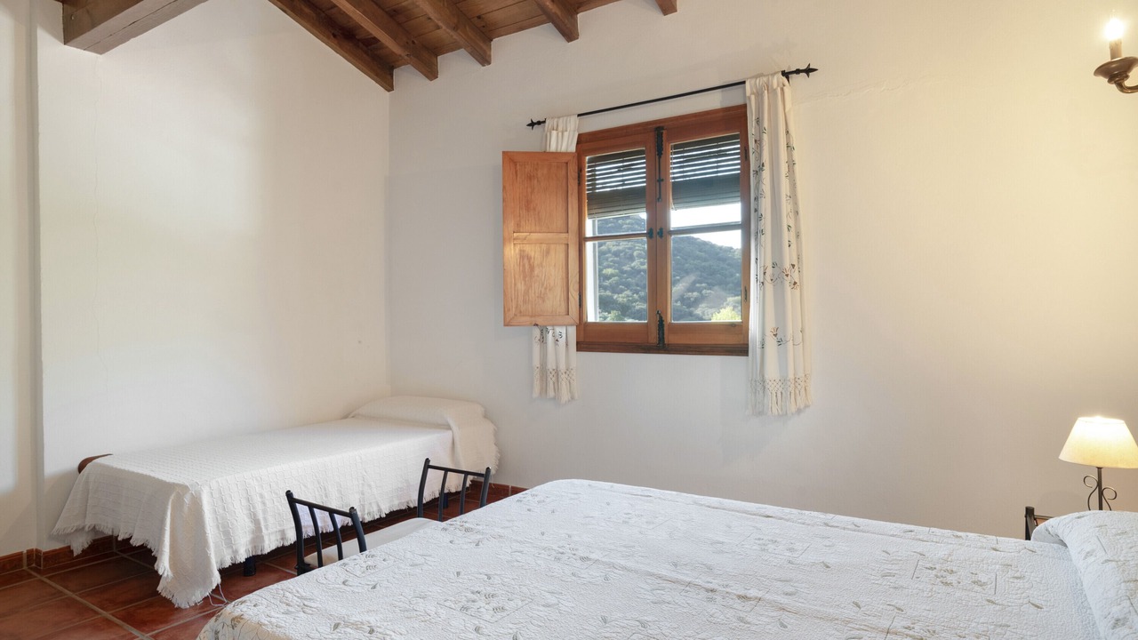 Photo of Bedroom in Benaojan