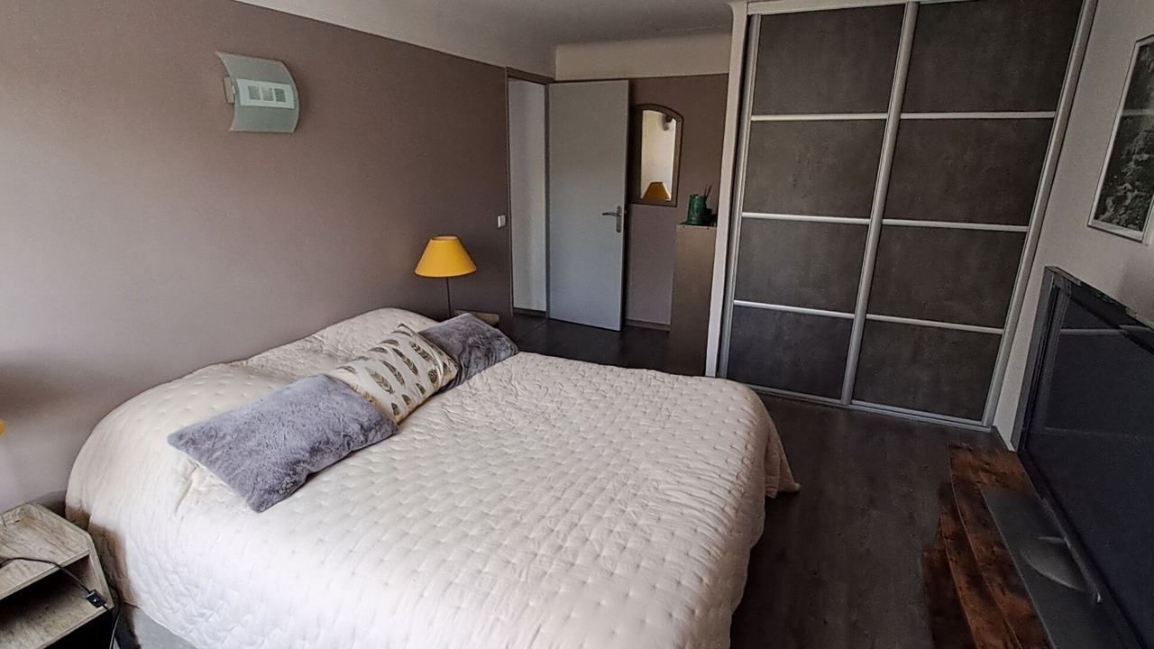 Photo of Bedroom in Plan-d'Orgon