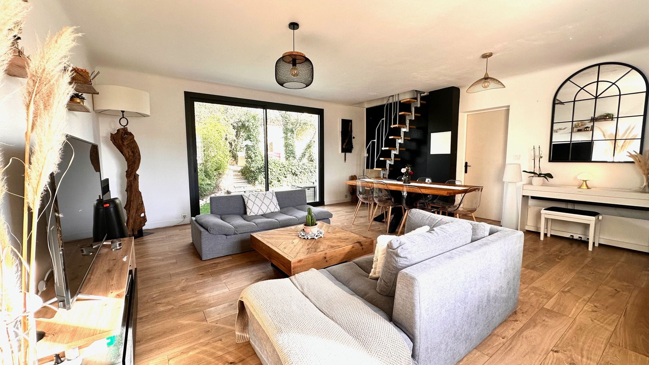 Photo of Livingroom in Cadereau