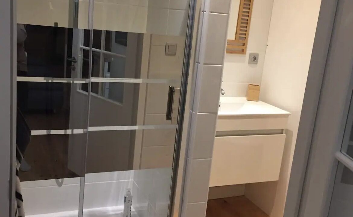 Photo of Bathroom in Collias