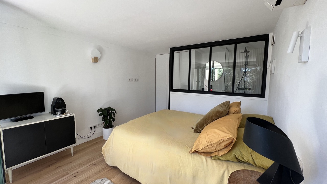 Photo of Bedroom in Endoume