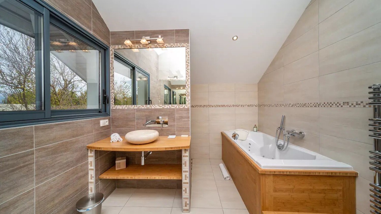 Photo of Bathroom in Veigy-Foncenex