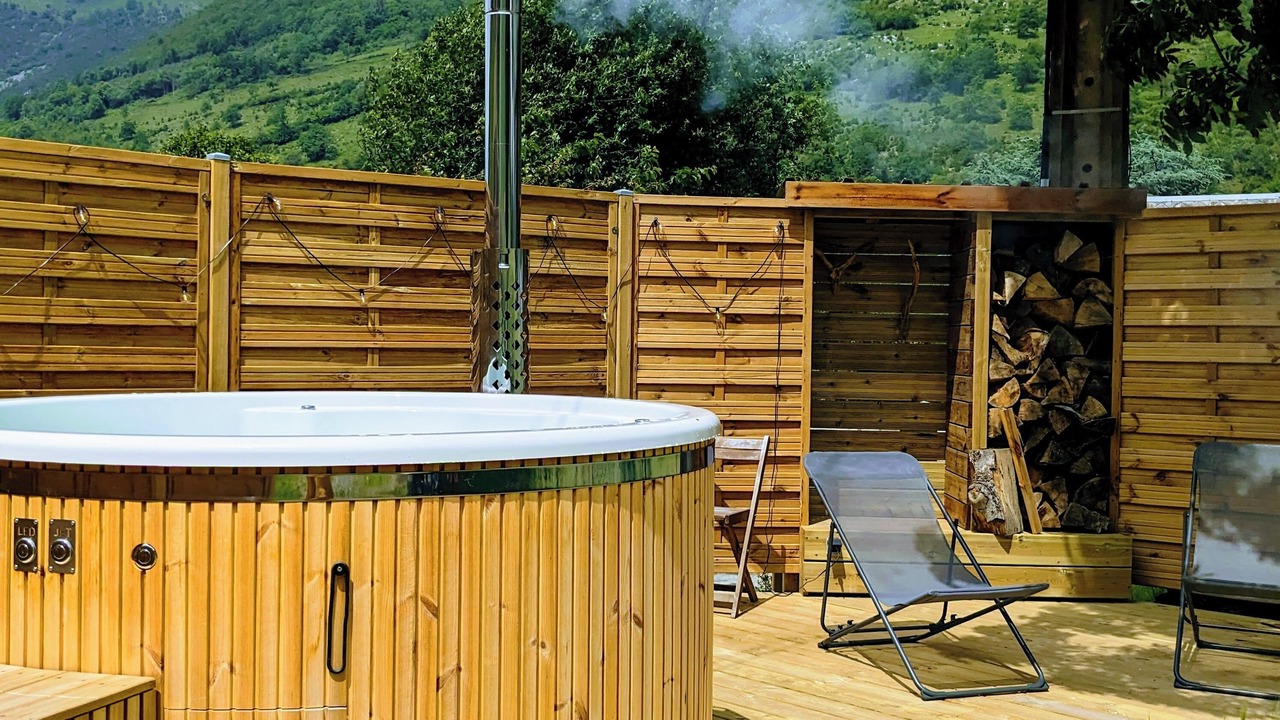 Photo of Outdoor in Campan