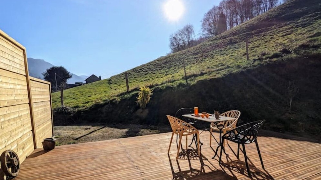 Photo of Outdoor in Campan