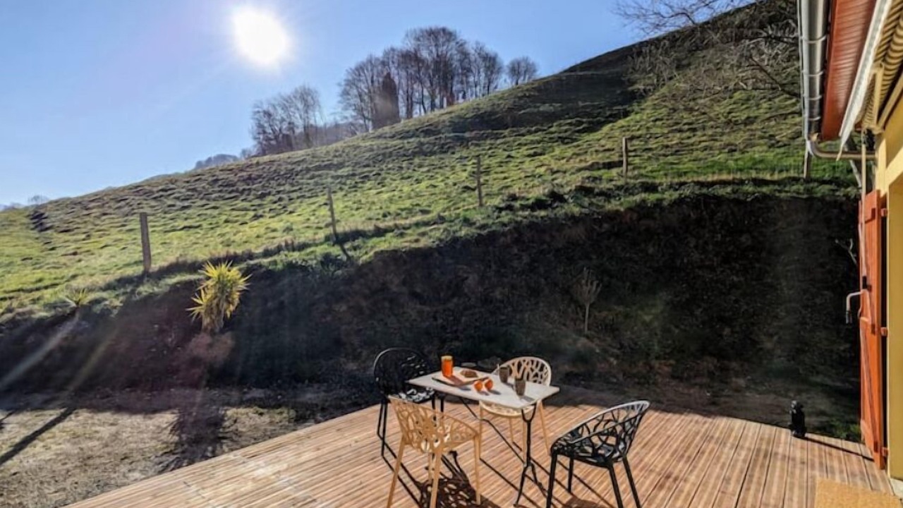 Photo of Outdoor in Campan
