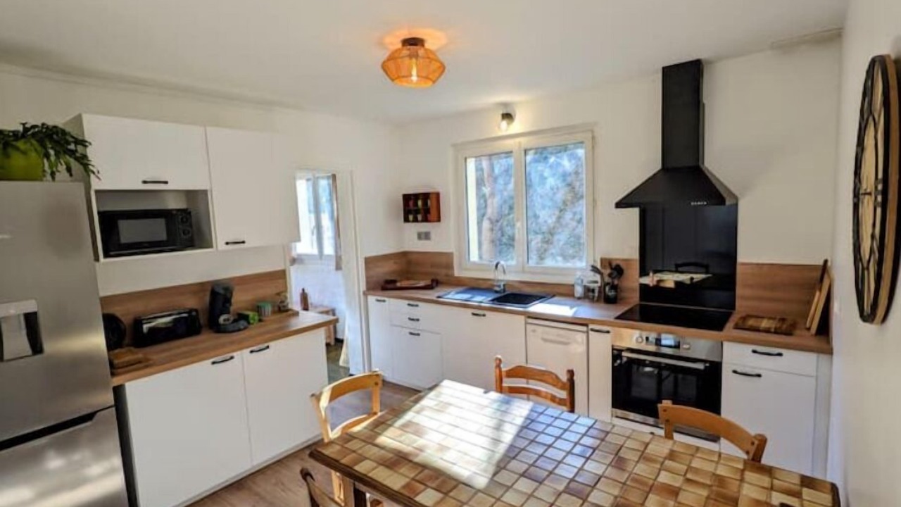 Photo of Kitchen in Campan