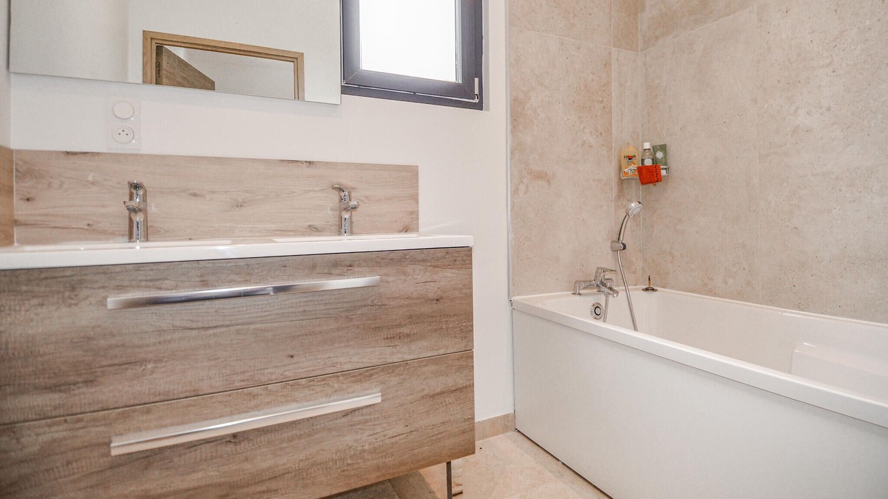 Photo of Bathroom in Saint-Martin-de-Crau