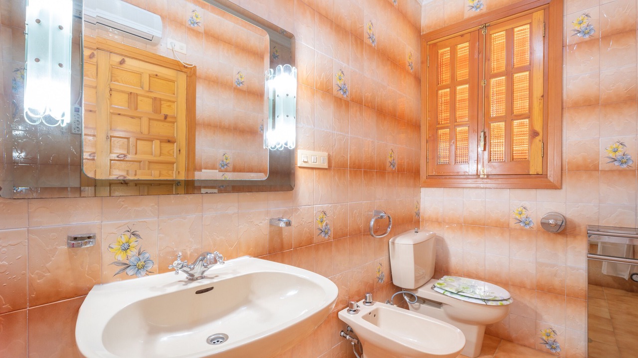 Photo of Bathroom in Altura