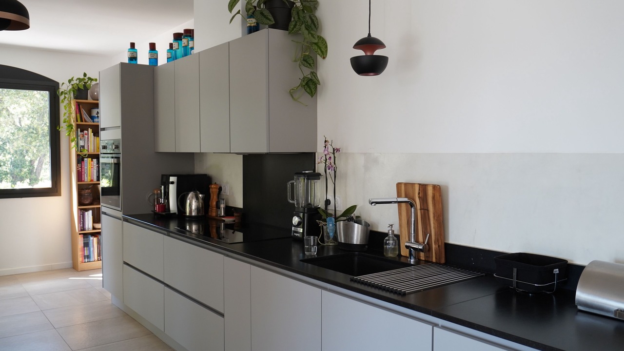 Photo of Kitchen in Chateauneuf-le-Rouge