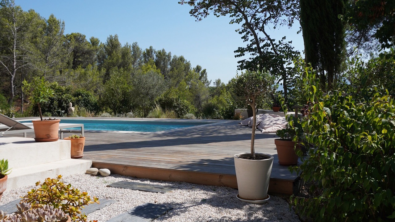 Photo of Outdoor in Chateauneuf-le-Rouge