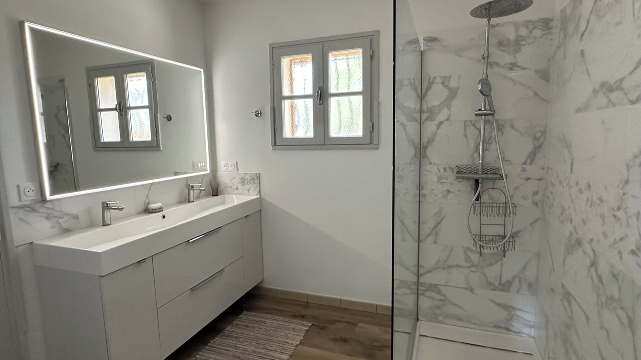 Photo of Bathroom in Eygalieres