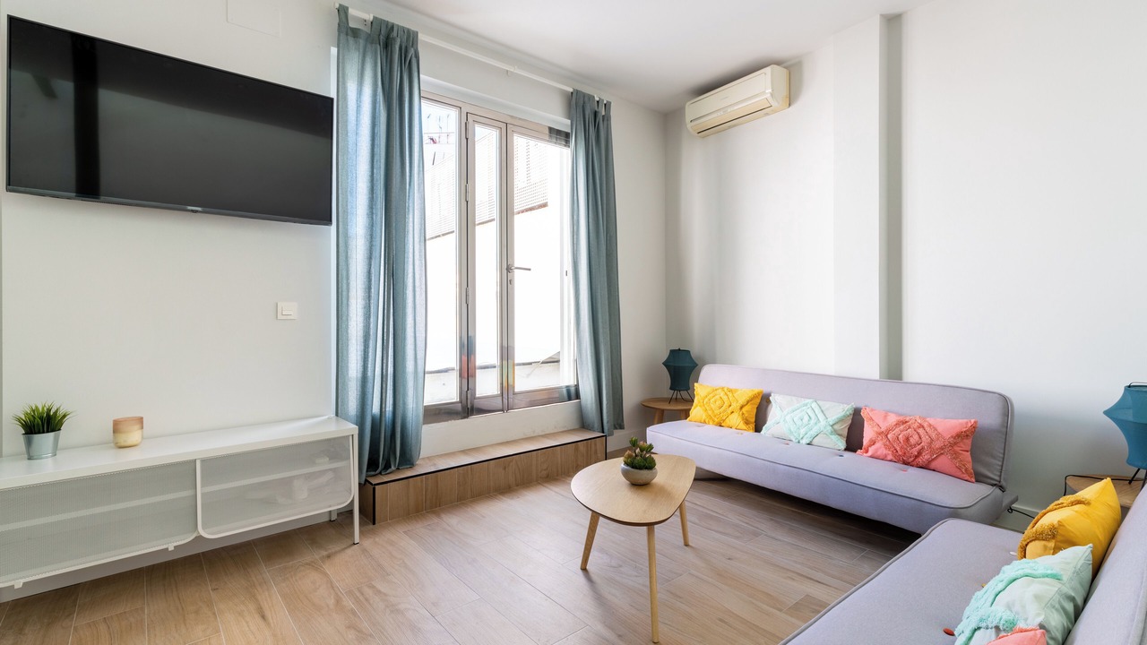 Photo of Livingroom in Alameda