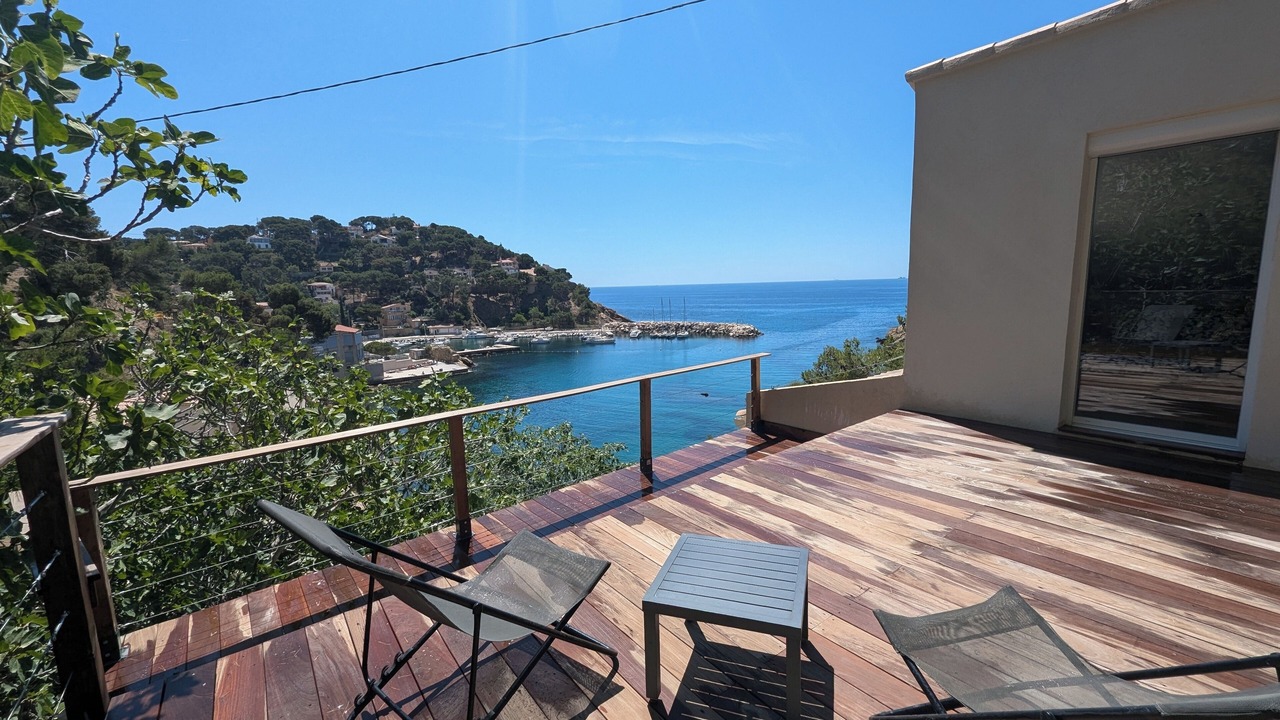 Photo of Patio Balcony in Ensues-la-Redonne