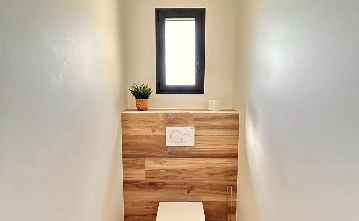 Photo of Bathroom in Molleges