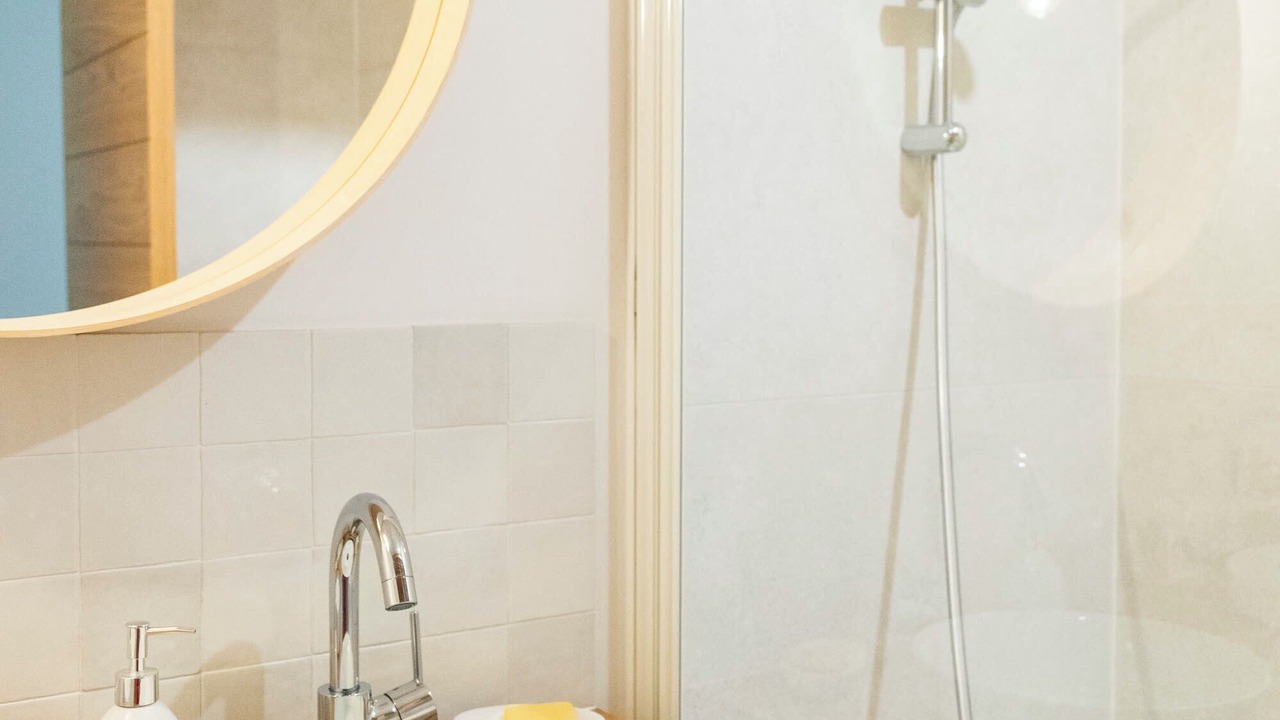 Photo of Bathroom in Premanon