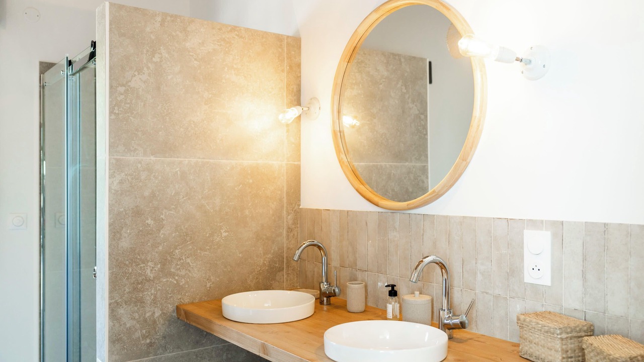 Photo of Bathroom in Premanon
