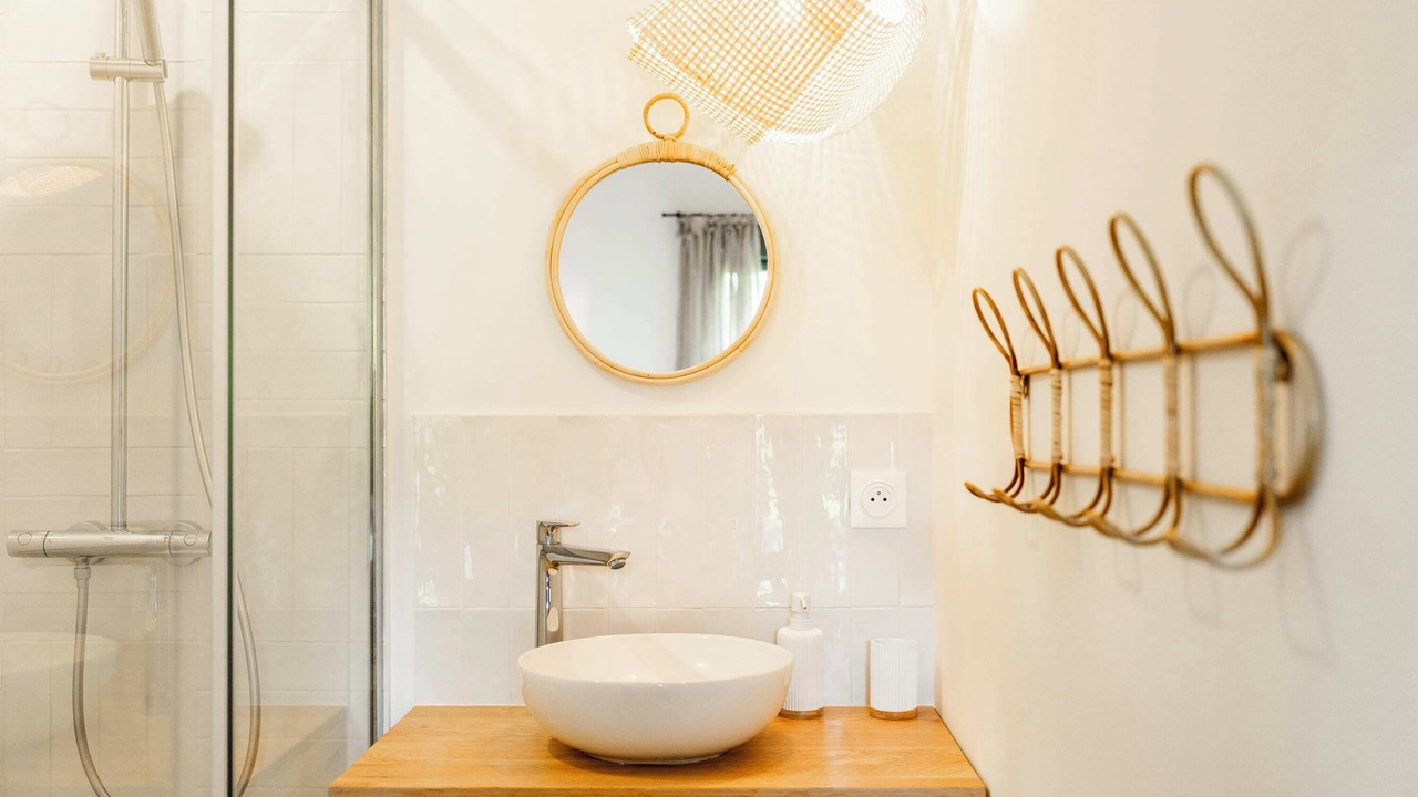 Photo of Bathroom in Premanon