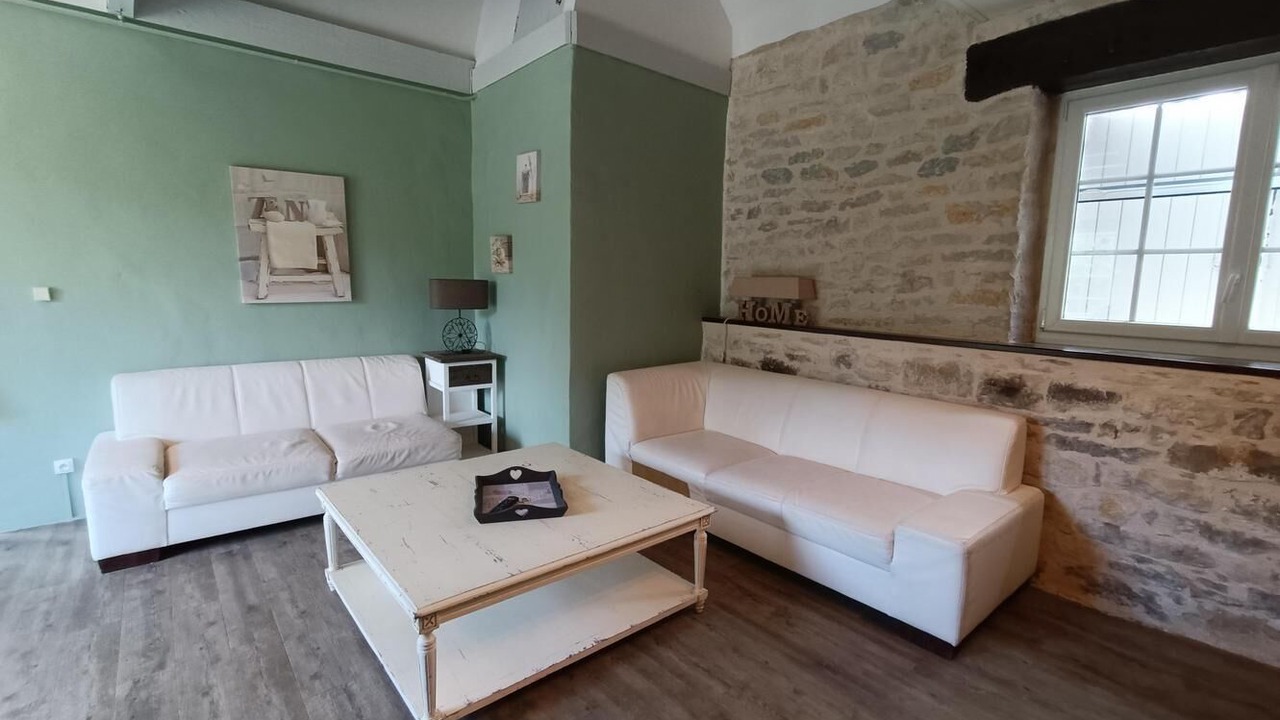 Photo of Livingroom in Saint-Michel-de-Bannieres