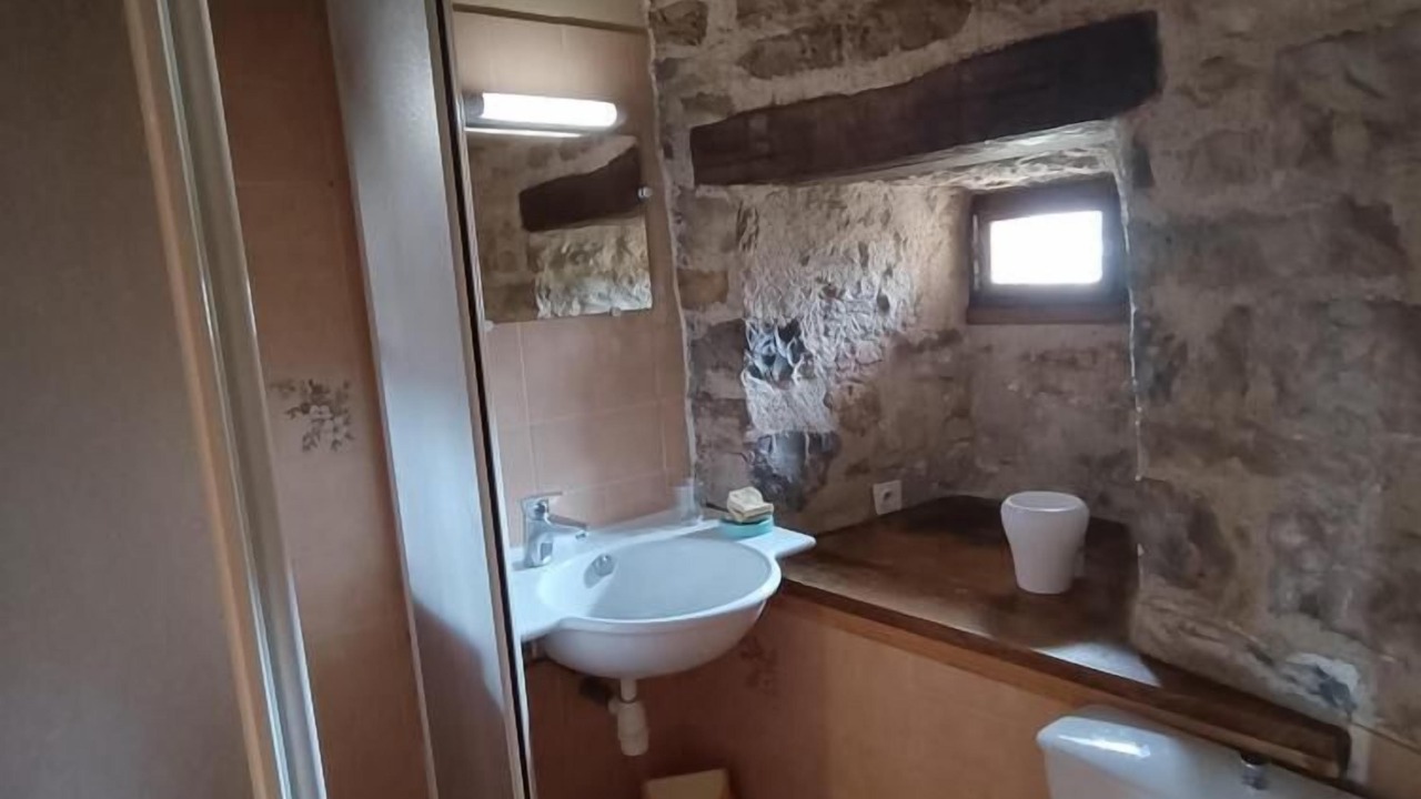 Photo of Bathroom in Brengues