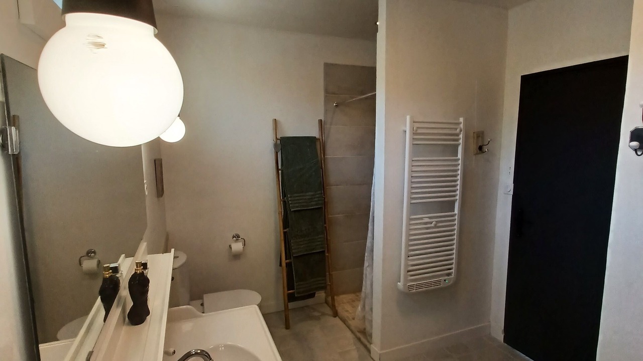 Photo of Bathroom in Saint-Saturnin-les-Avignon