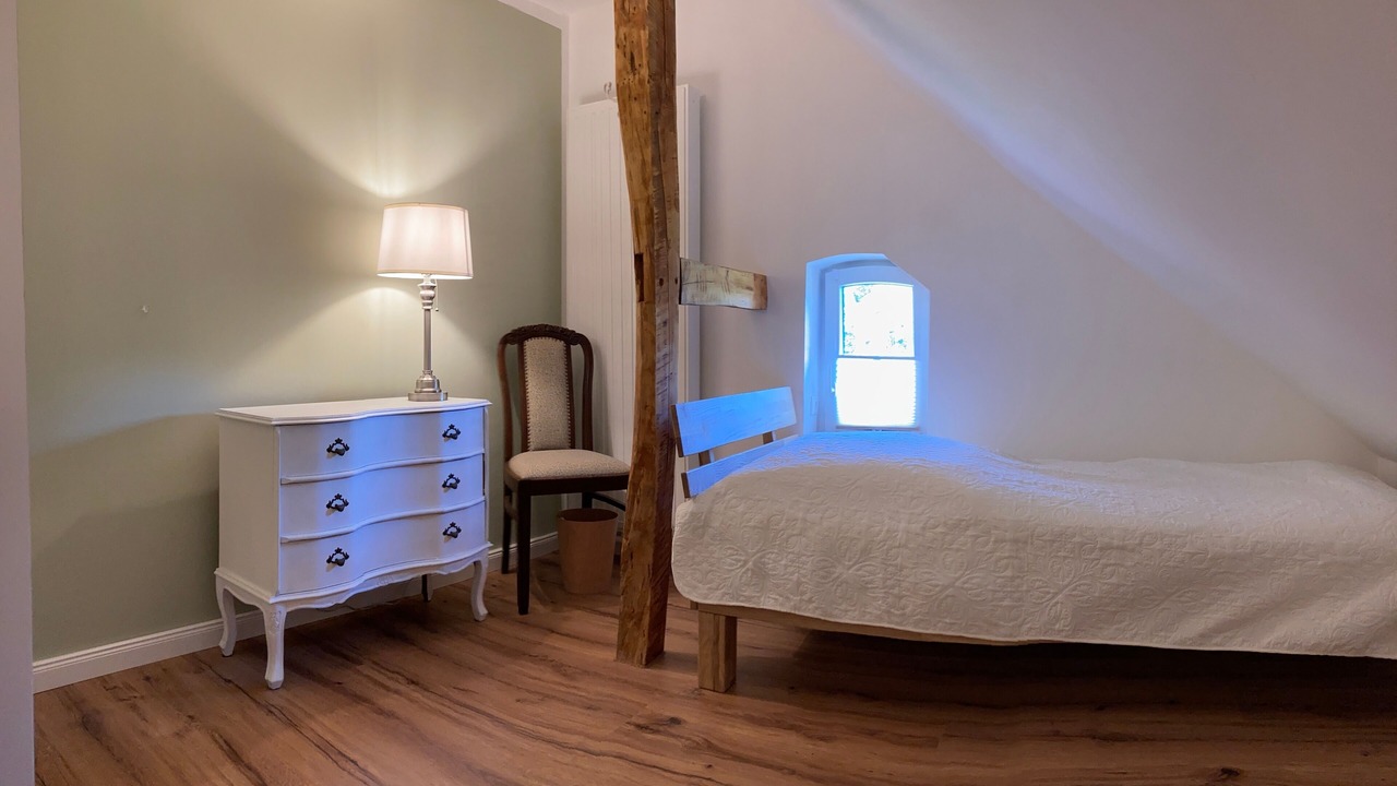 Photo of Bedroom in Wootz