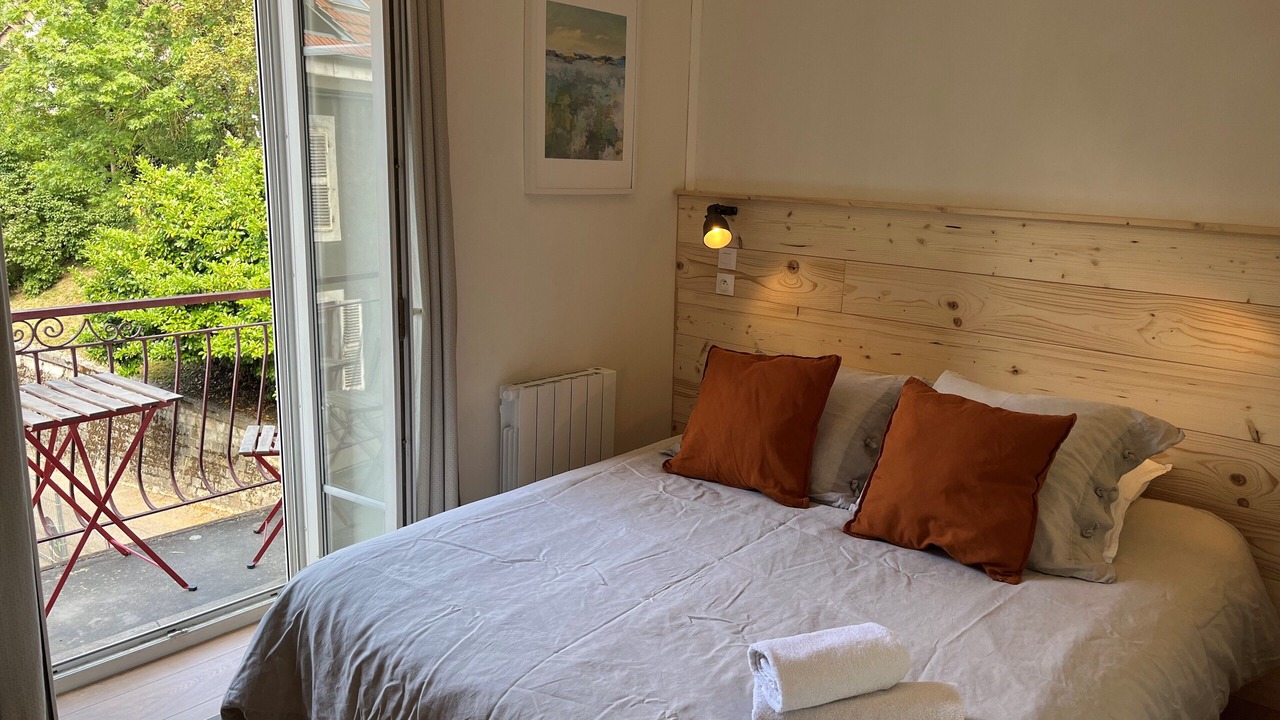 Photo of Bedroom in Bellegarde-sur-Valserine