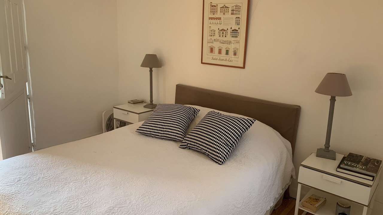 Photo of Bedroom in Lambesc