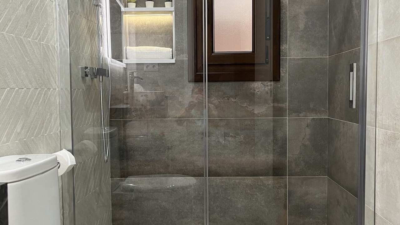 Photo of Bathroom in Mombeltran