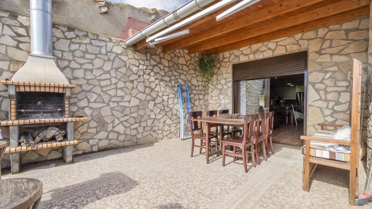 Photo of Outdoor in Maials