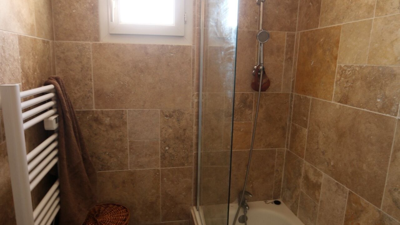Photo of Bathroom in Saint-Saturnin-les-Avignon