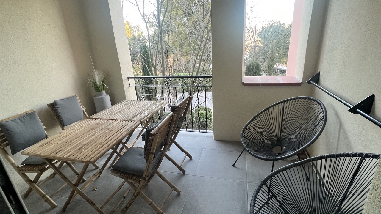 Photo of Outdoor in Pont Royal
