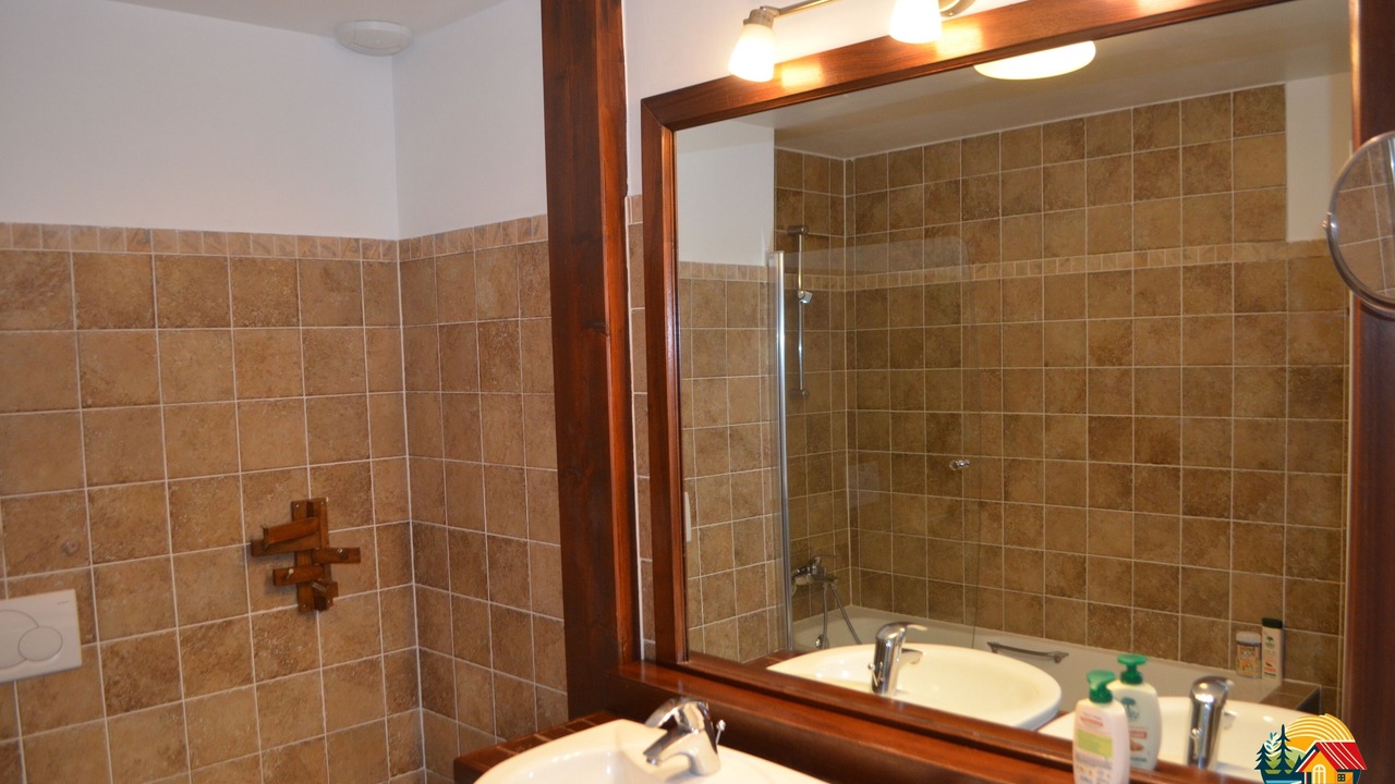 Photo of Bathroom in Etrembieres